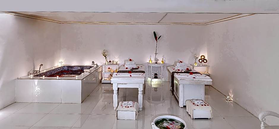 Club Mahindra Emerald Palms