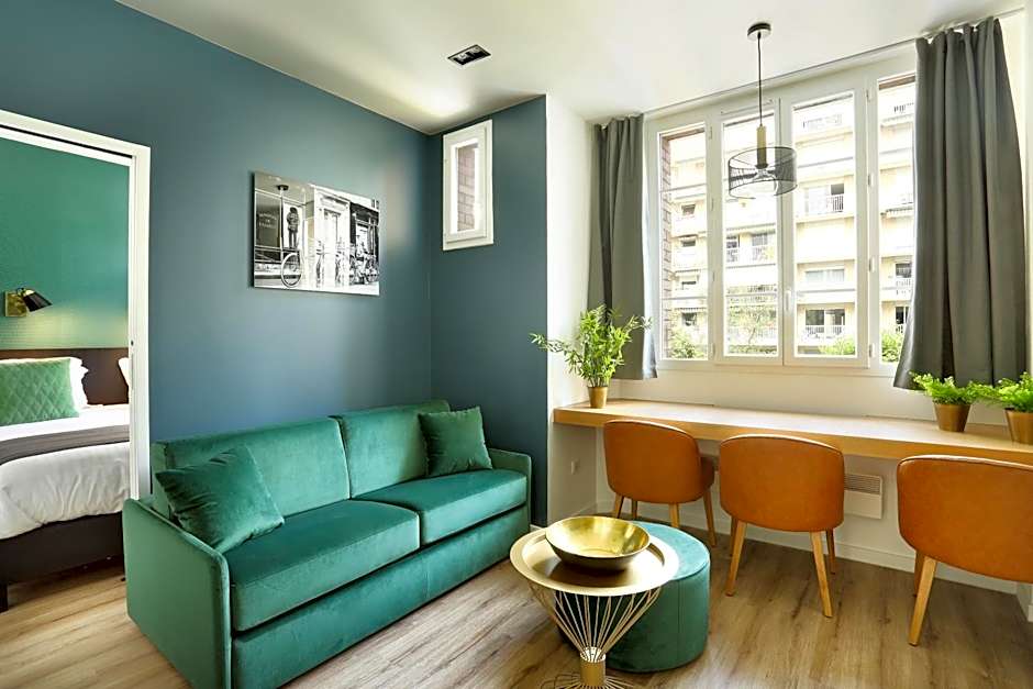 YAYS Paris Zola by Numa