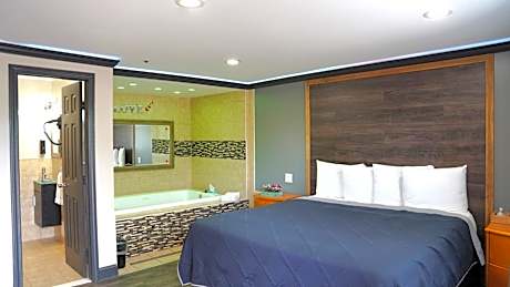 King Bed Room with Jacuzzi
