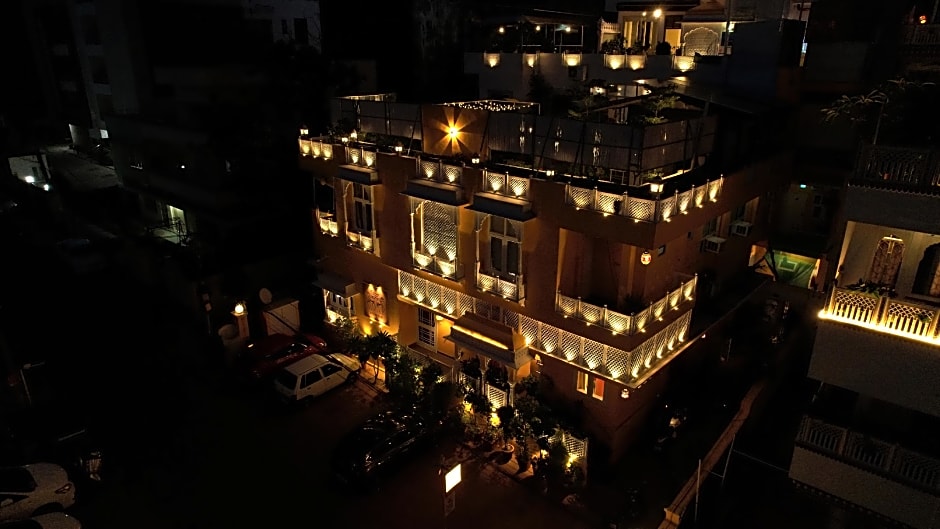 Chitra Katha Hotel
