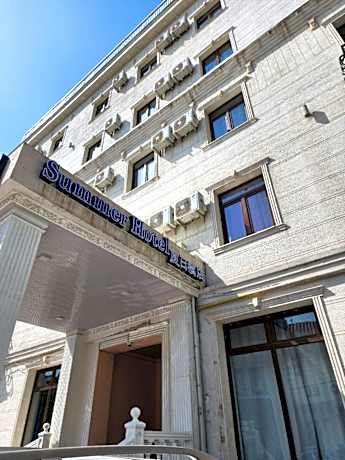 Summer Hotel