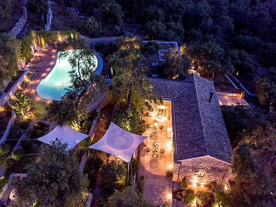 Torri e Merli, Paxoi