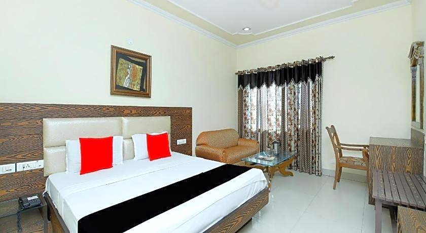 Hotel Punnu International