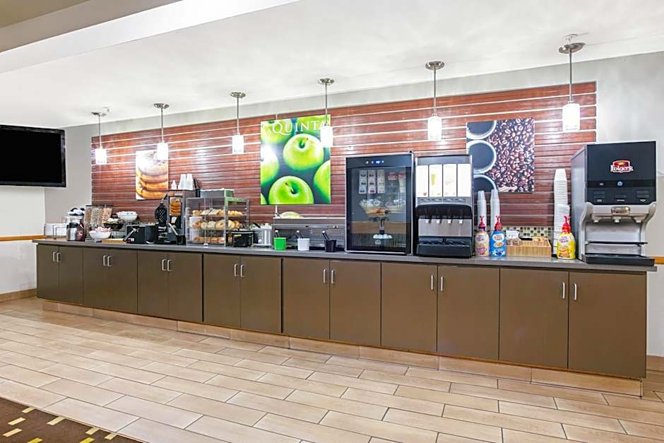 La Quinta Inn & Suites by Wyndham Paris