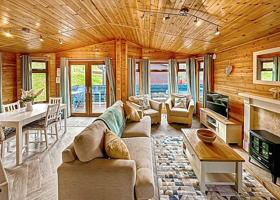 Pant Wilkin Lodges And Equestrian Centre