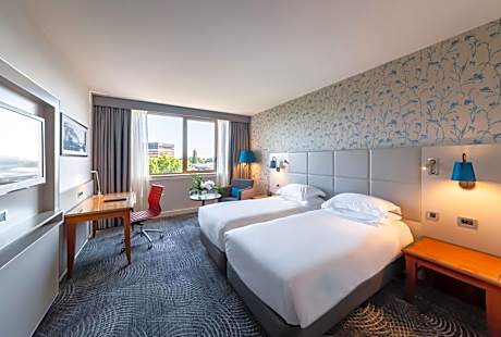 Twin Deluxe Room