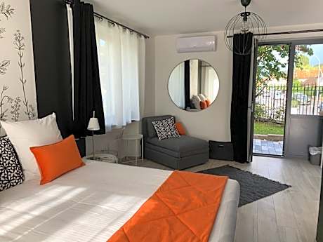 Triple Room with Garden View