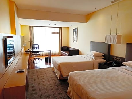Twin Room with 20% Discount on Buffet Meal and Bar36