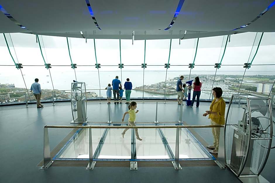 Holiday Inn Express Portsmouth Gunwharf Quays By IHG