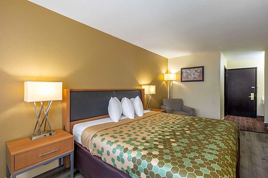 Econo Lodge Madison East