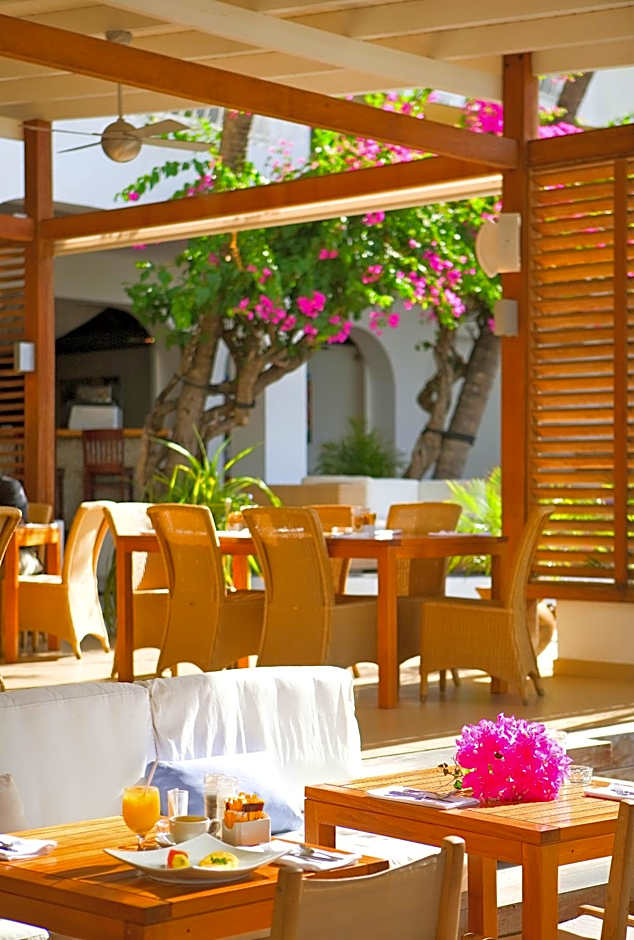 Holland House Beach Hotel