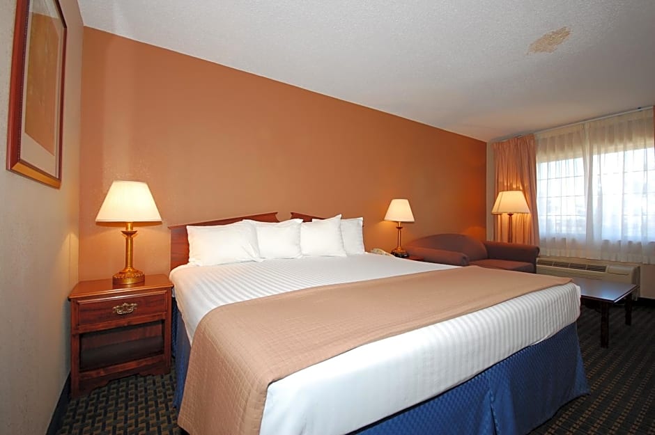 Magnuson Hotel Red Baron