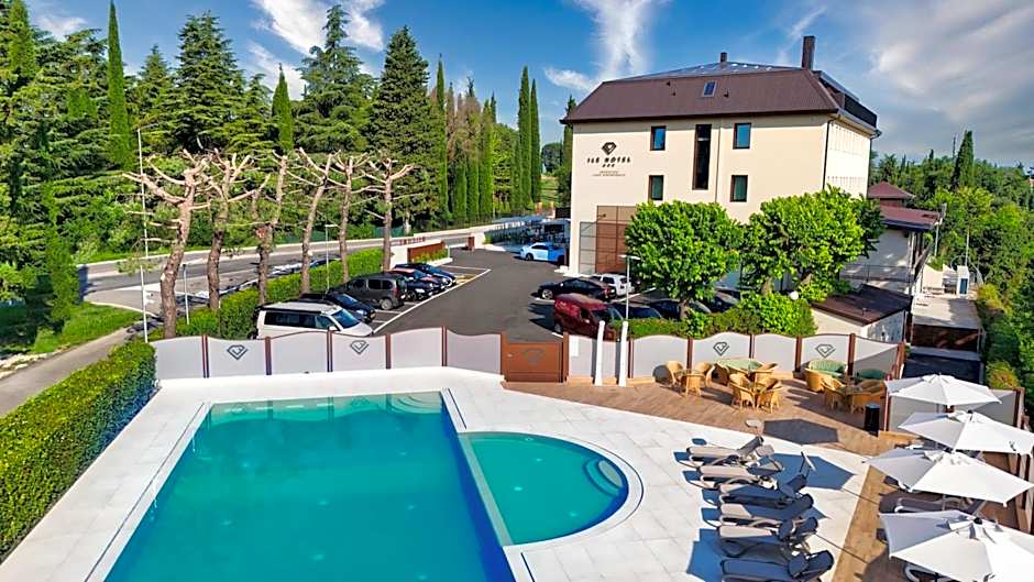 Ile Hotel