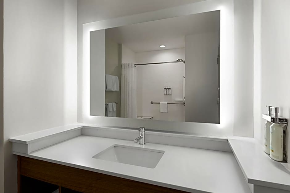 Holiday Inn Express & Suites West Memphis By IHG