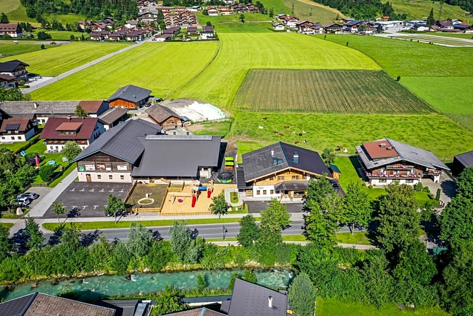 Bauernhof Vorderklinglhub &Landhaus Olga