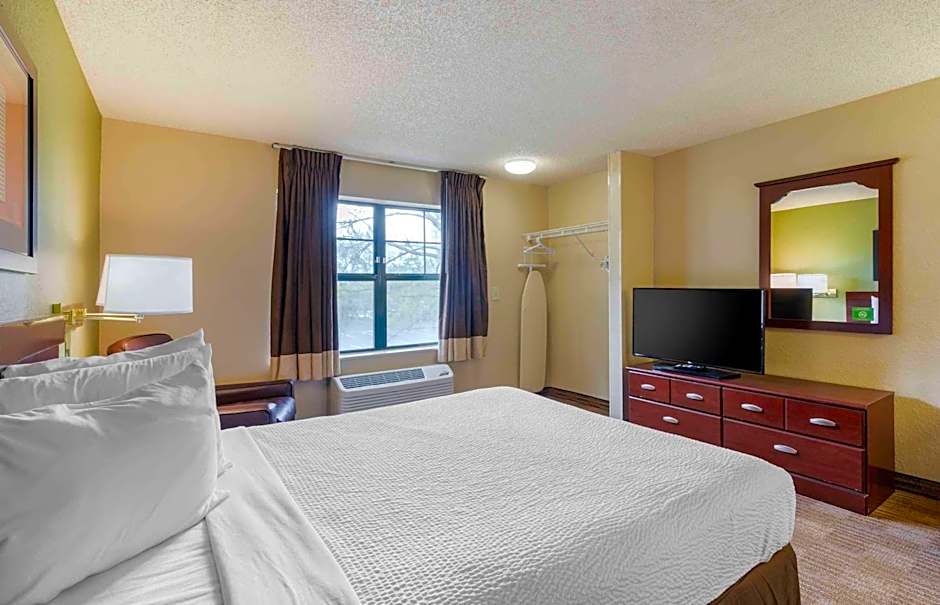 Extended Stay America Suites - Orlando - Maitland - 1760 Pembrook Dr.