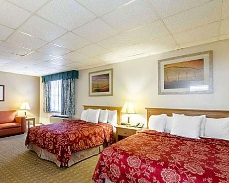 Two Queen Beds Standard - Non-Smoking