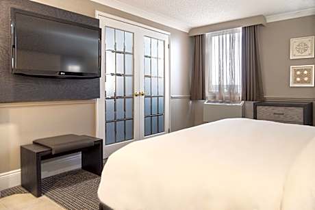 1 Bedroom Suite River View Sofa Bed