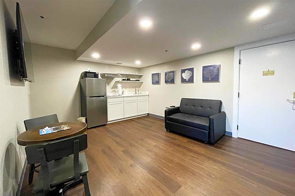 Chateau Hotel and Conference Center