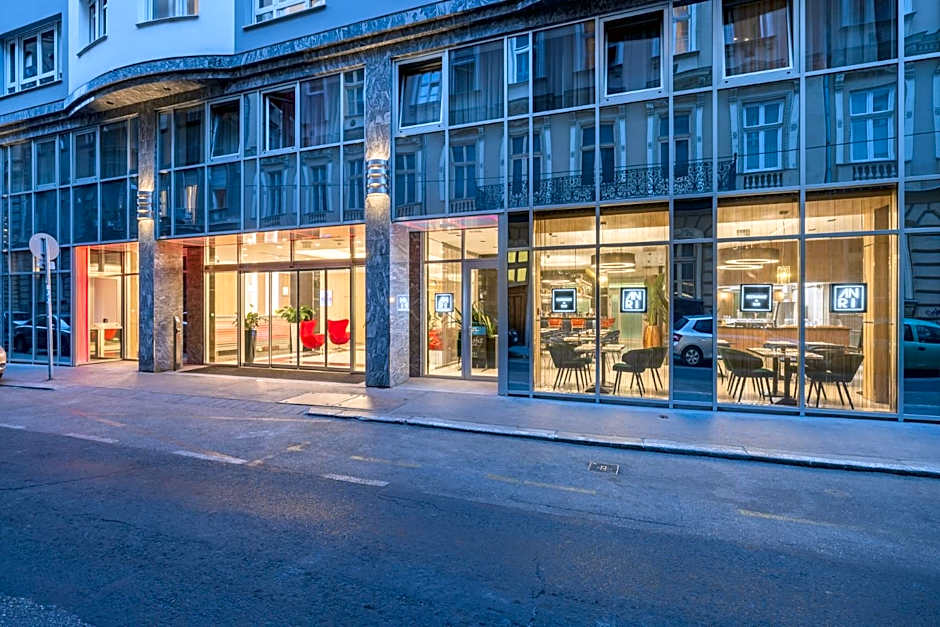 Silver Crown Hotel & Residence, Palace Quarter