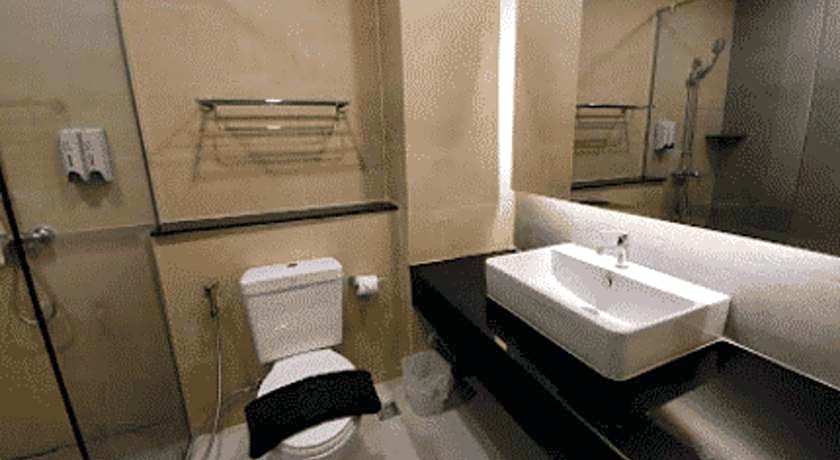 L Hotel
