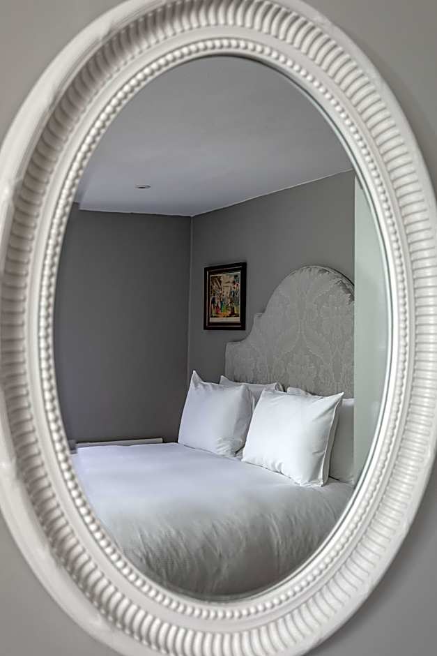 No. 30 Knightsbridge