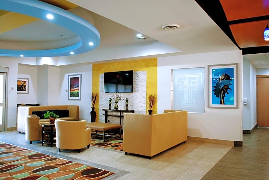 Days Inn & Suites by Wyndham Lubbock Medical Center