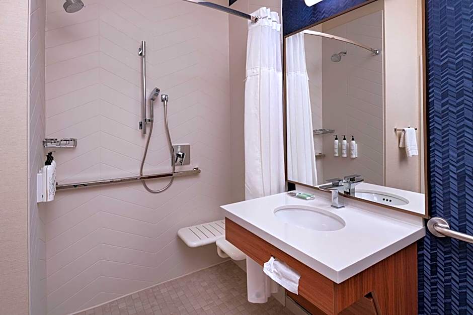 Fairfield Inn & Suites by Marriott Kansas City Airport