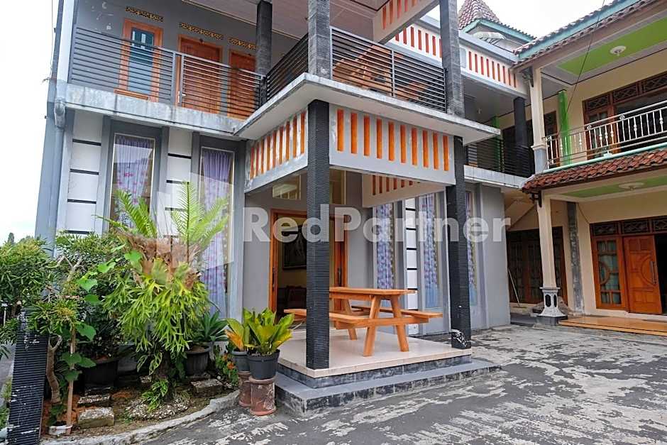 Wisma Giri Mulyo B near Grojogan Sewu Mitra RedDoorz