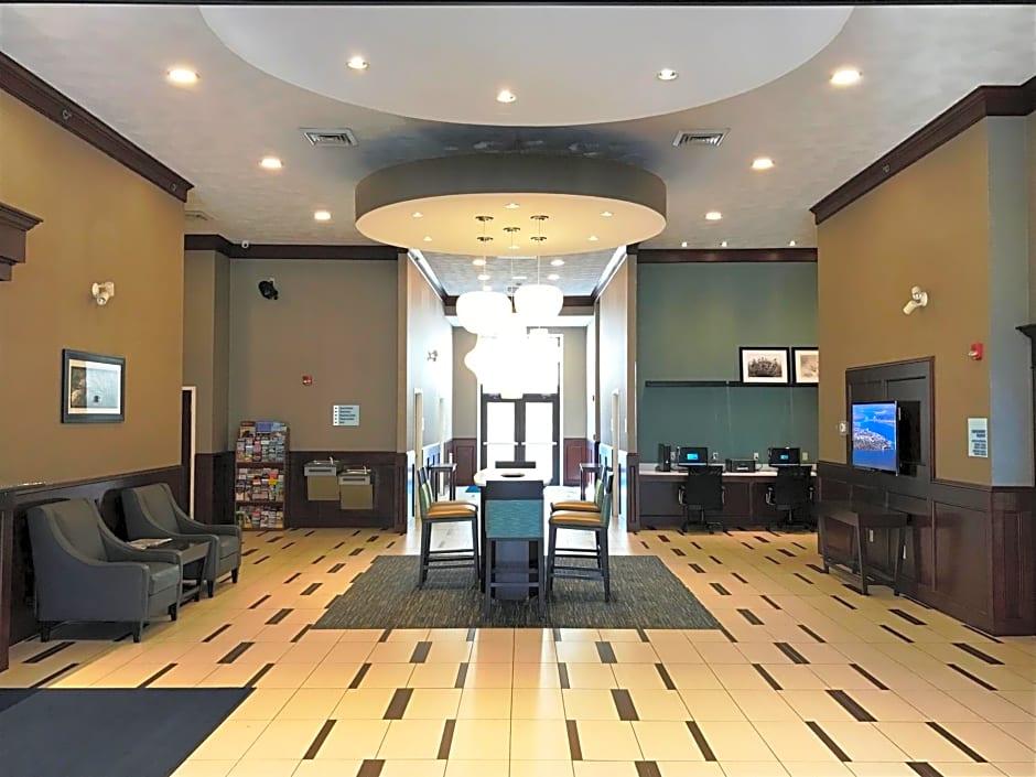 Holiday Inn Express & Suites Smithfield - Providence By IHG