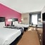 La Quinta Inn & Suites by Wyndham Winnie