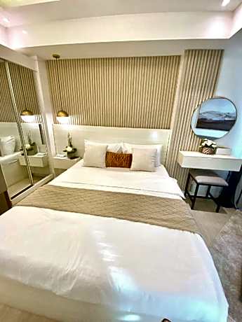 AMIRAH’S PLACE SUITE HAVEN ( WAVE POOL VIEW)