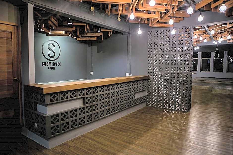 Silom SPACE Hostel