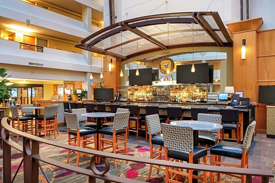 DoubleTree Suites by Hilton Hotel Seattle Airport - Southcenter