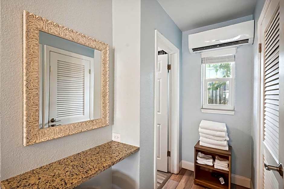Upham Beach Inn - #2 Studio