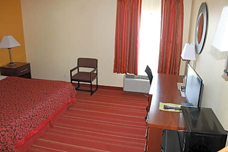 Queen Room - Smoking