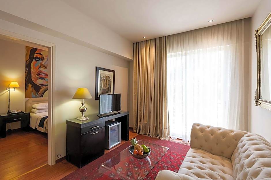 Best Western Plus Embassy Hotel