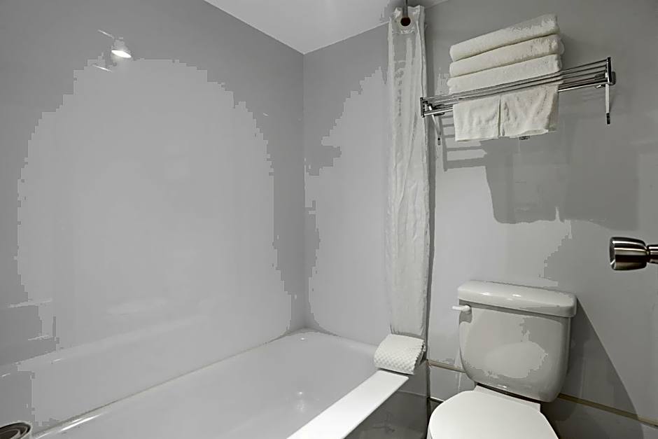 Seven Oaks Hotel Regina, SureStay Collection by Best Western