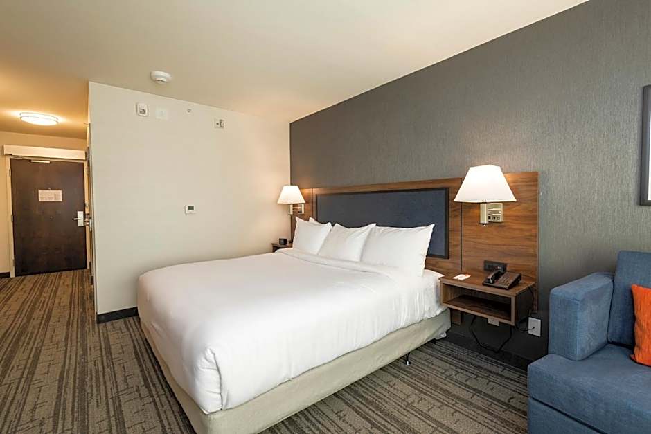 Comfort Inn & Suites