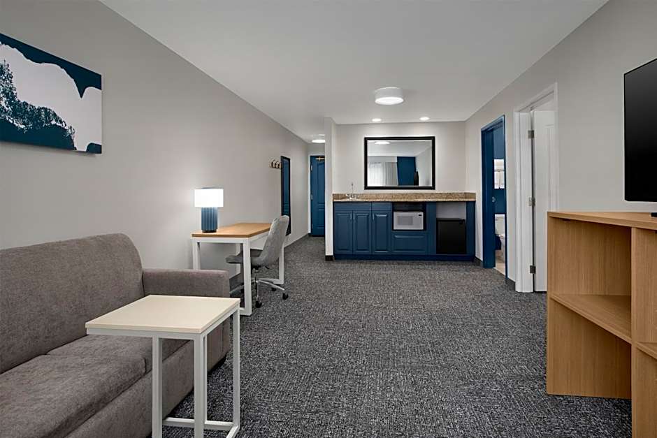 Spark by Hilton Washington Meadowlands Blvd