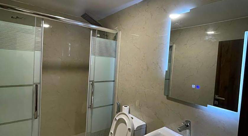 Zaina Plaza Hotel