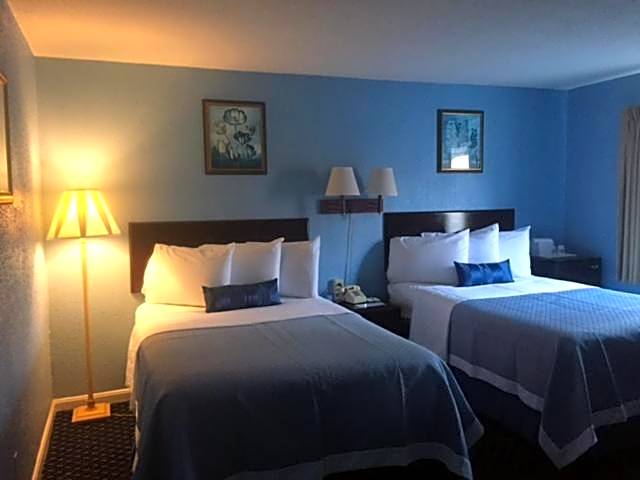 Days Inn by Wyndham Cleveland Lakewood