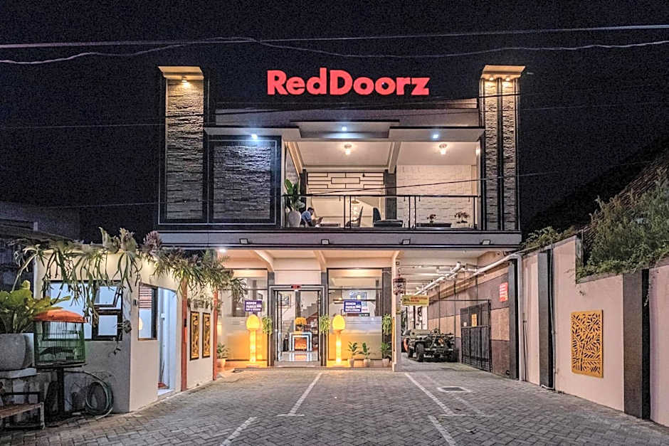 RedDoorz near Kampung Inggris Pare