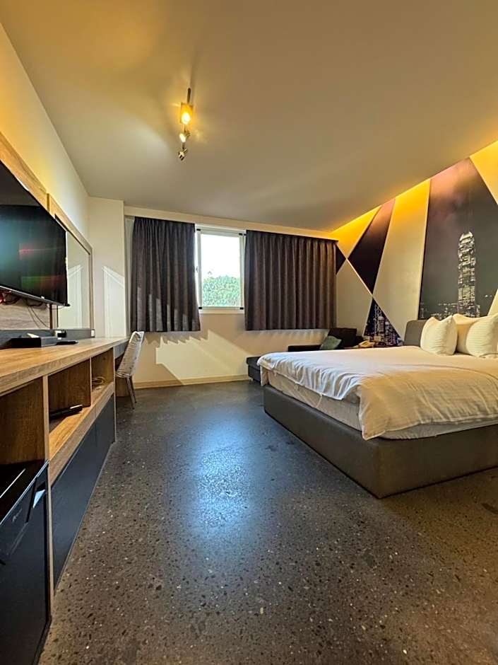Travel Light Hotel