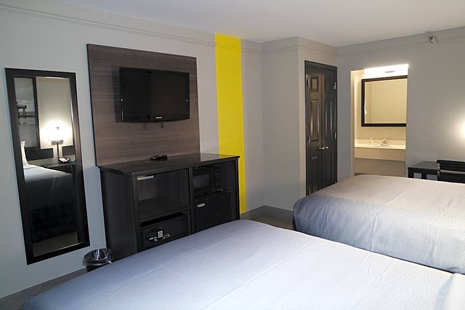 Super 8 by Wyndham Savannah