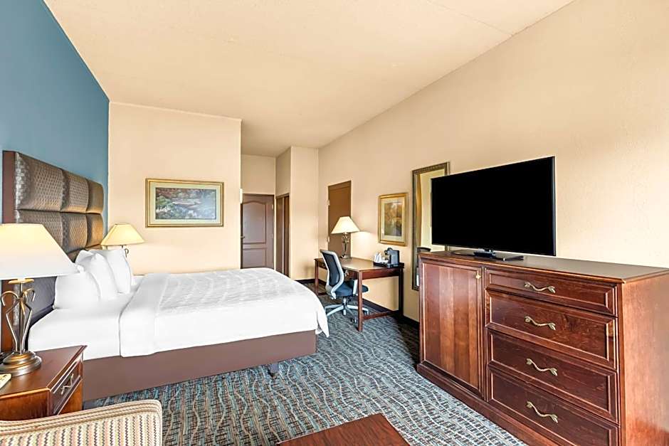 Best Western Holiday Manor