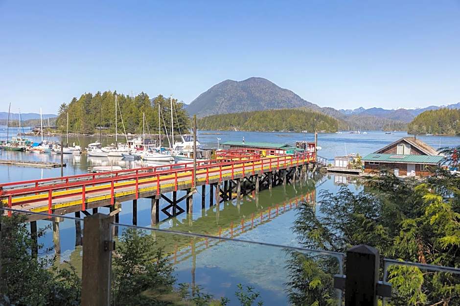 The Shoreline Tofino