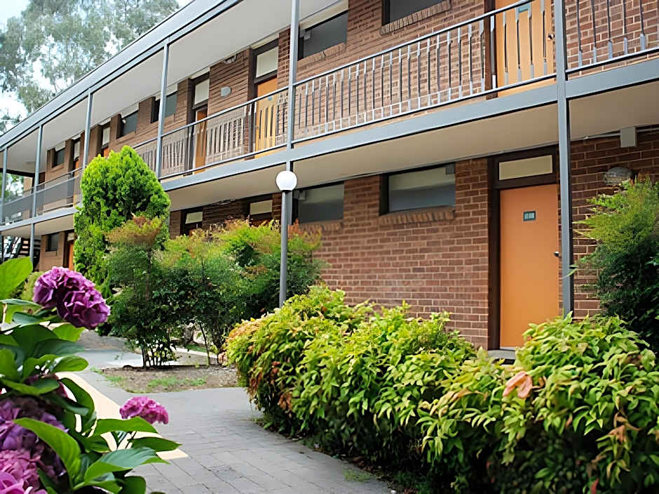 Red Cedars Motel