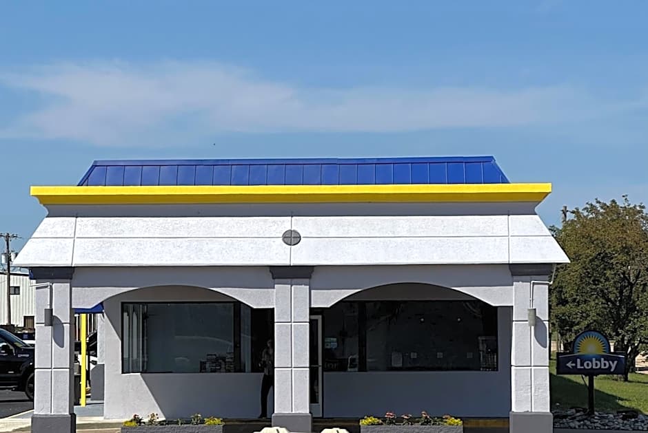 Days Inn by Wyndham Salina South