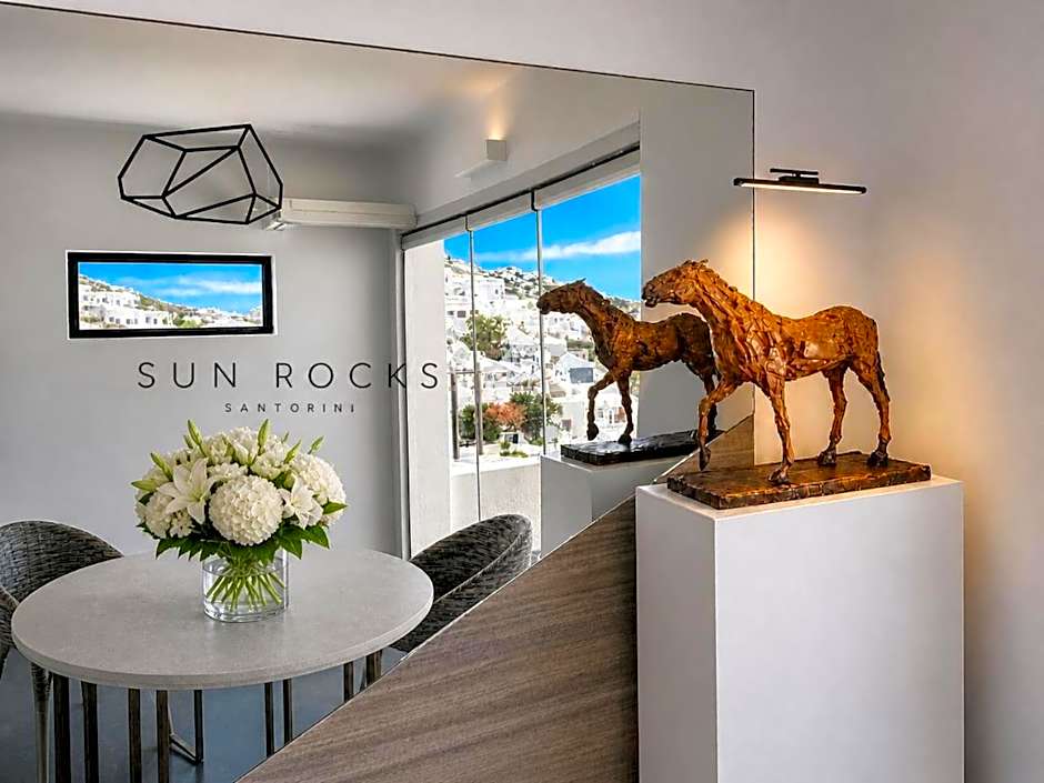Sun Rocks Boutique Hotel - Caldera View Suites & Sunset Dining Experience